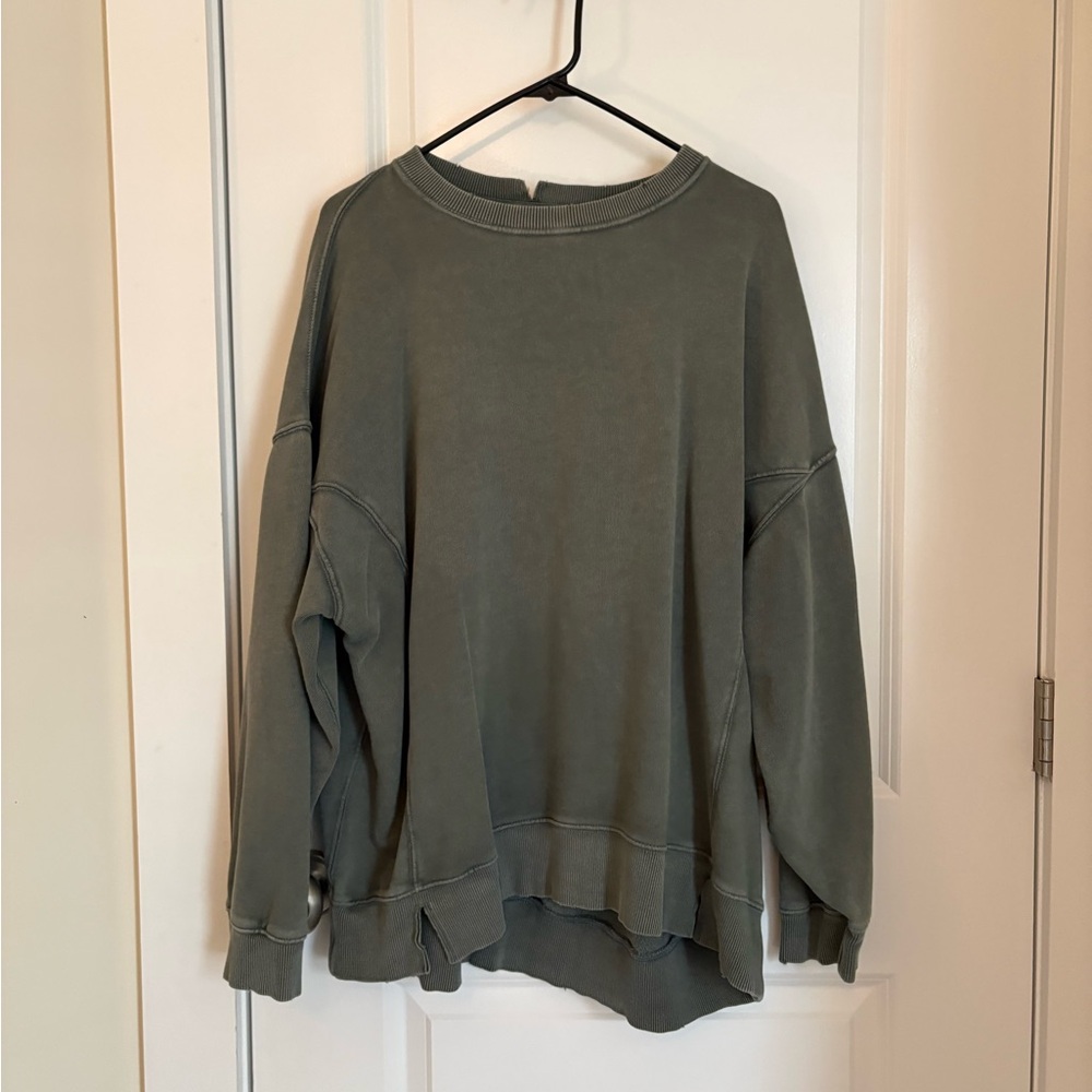 AERIE | OVERSIZED DISTRESSED CREWNECK SWEATSHIRT | GREEN | SIZE LARGE